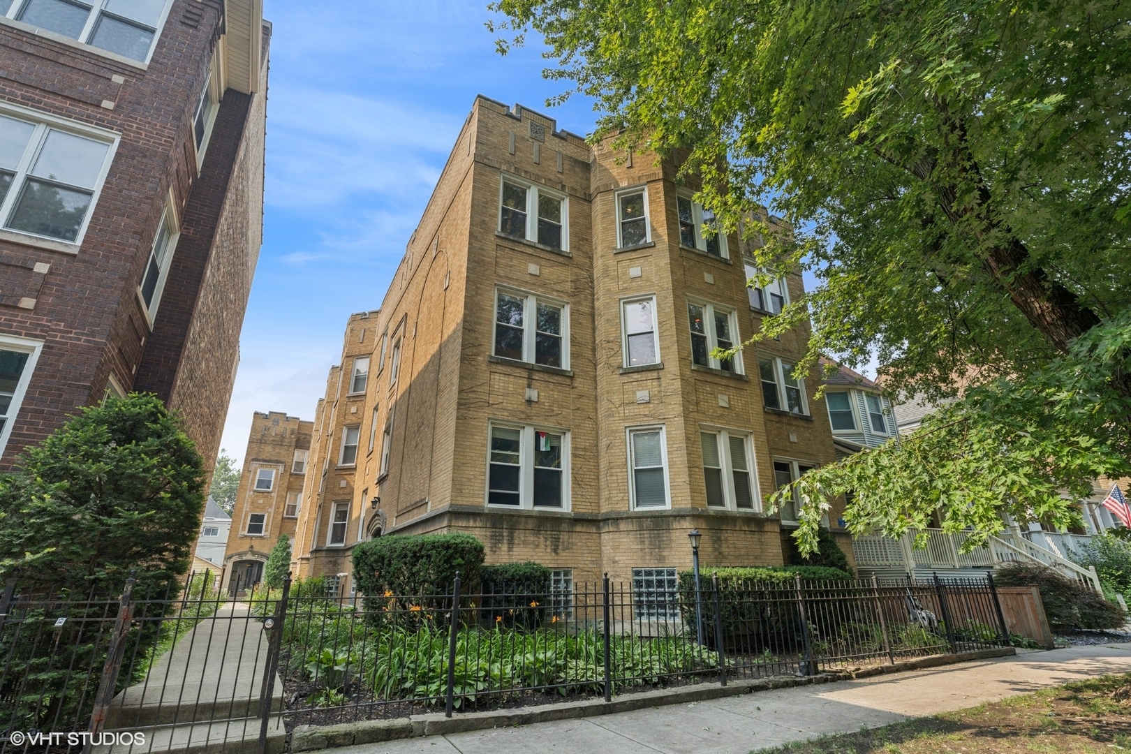 1531 W Rosemont Avenue Unit: 1S