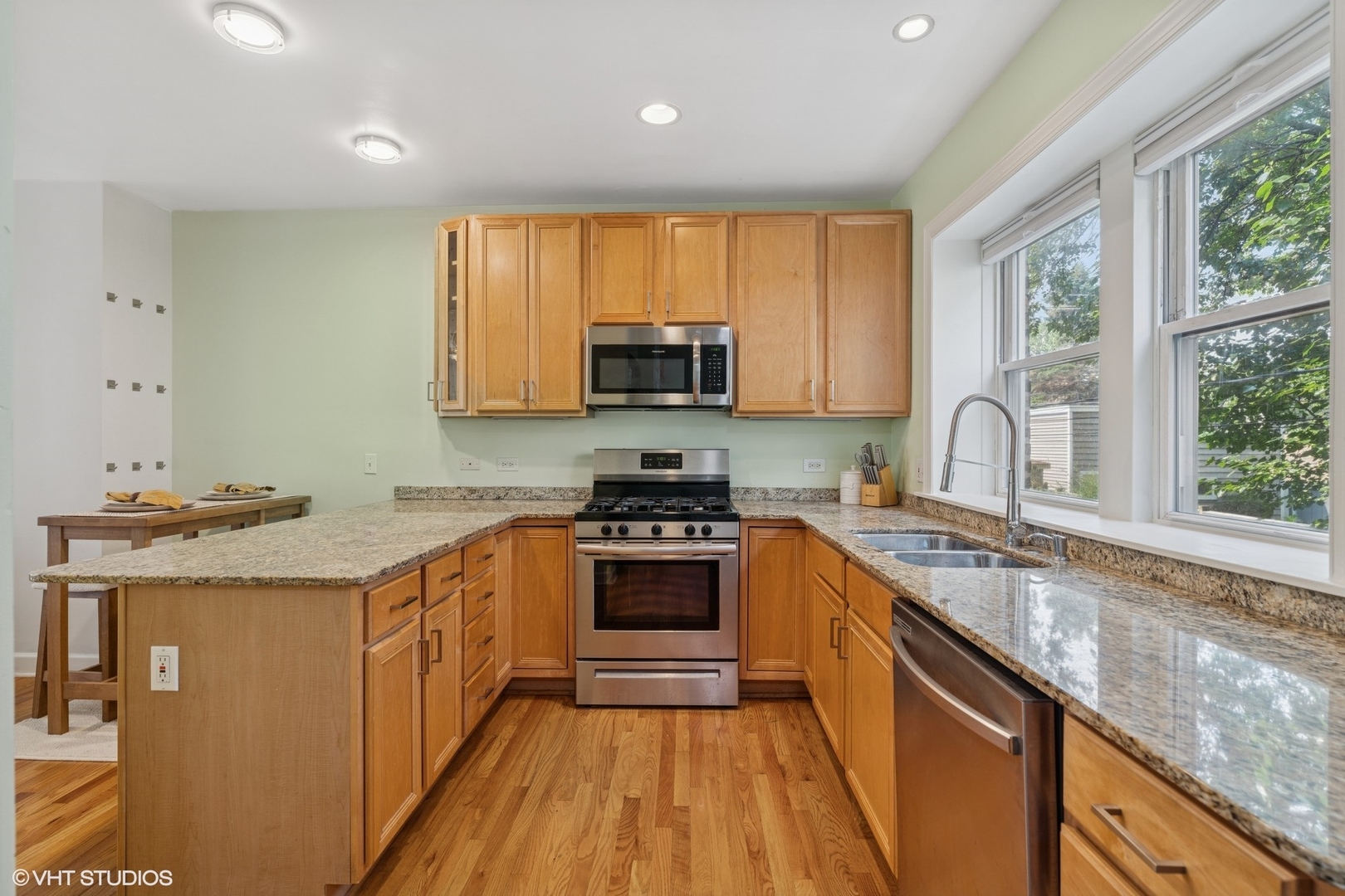 1531 W Rosemont Avenue Unit: 1S