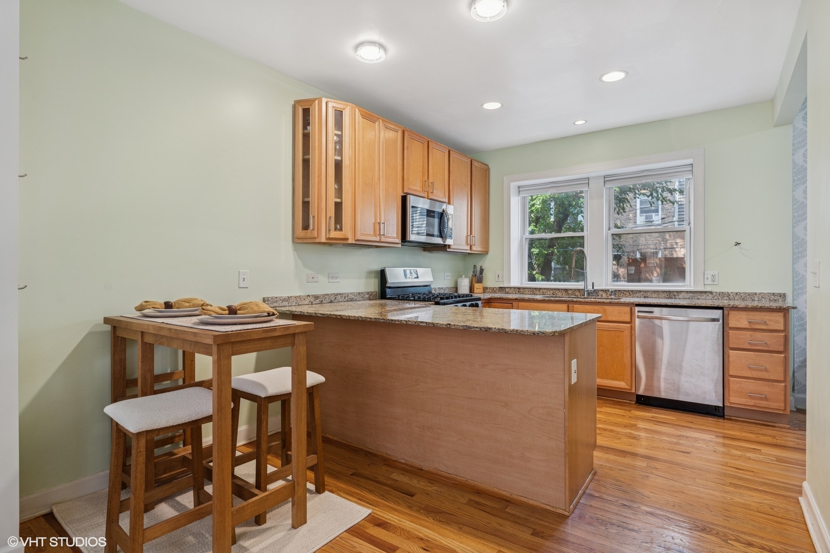1531 W Rosemont Avenue Unit: 1S