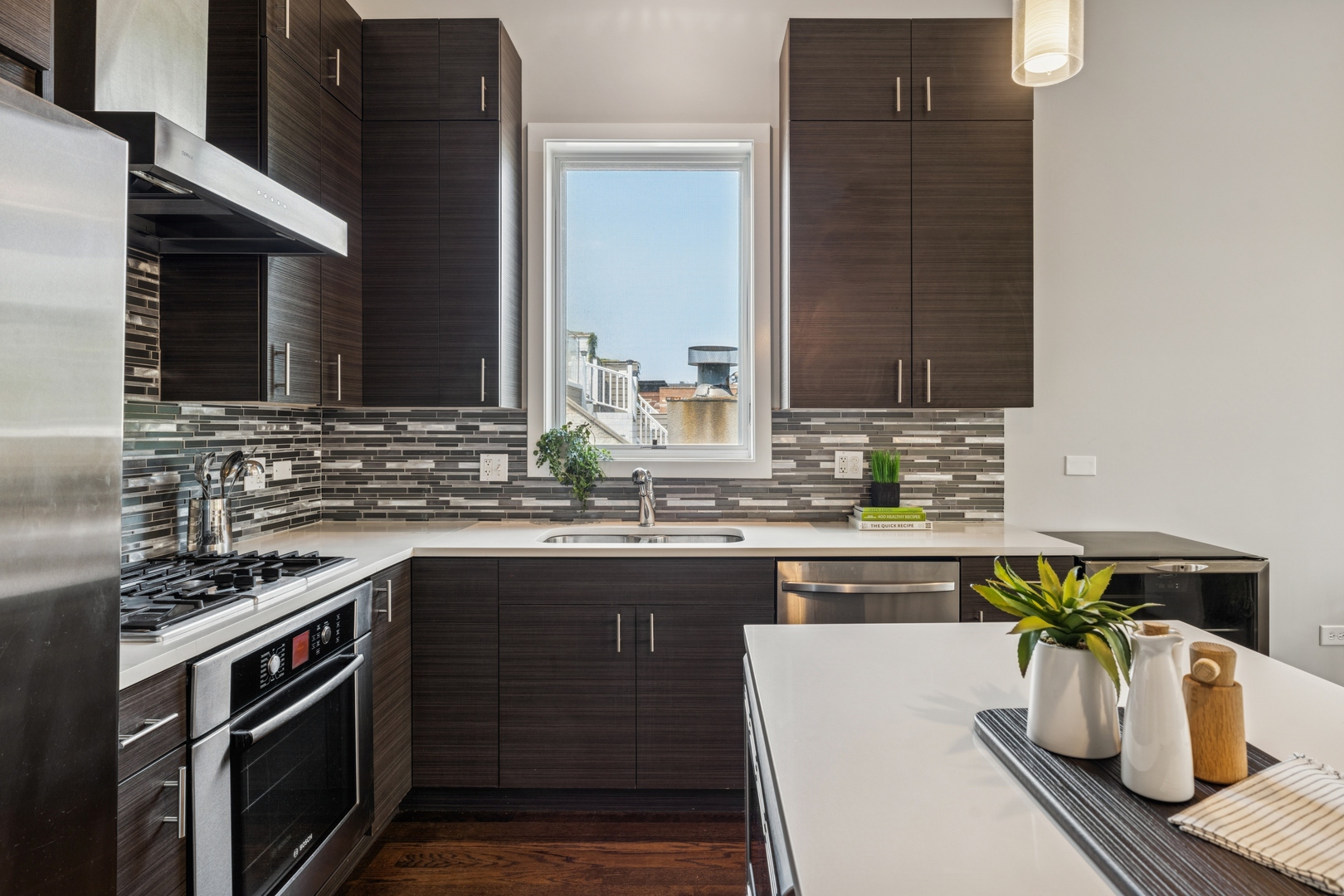 948 N Honore Street Unit: 3