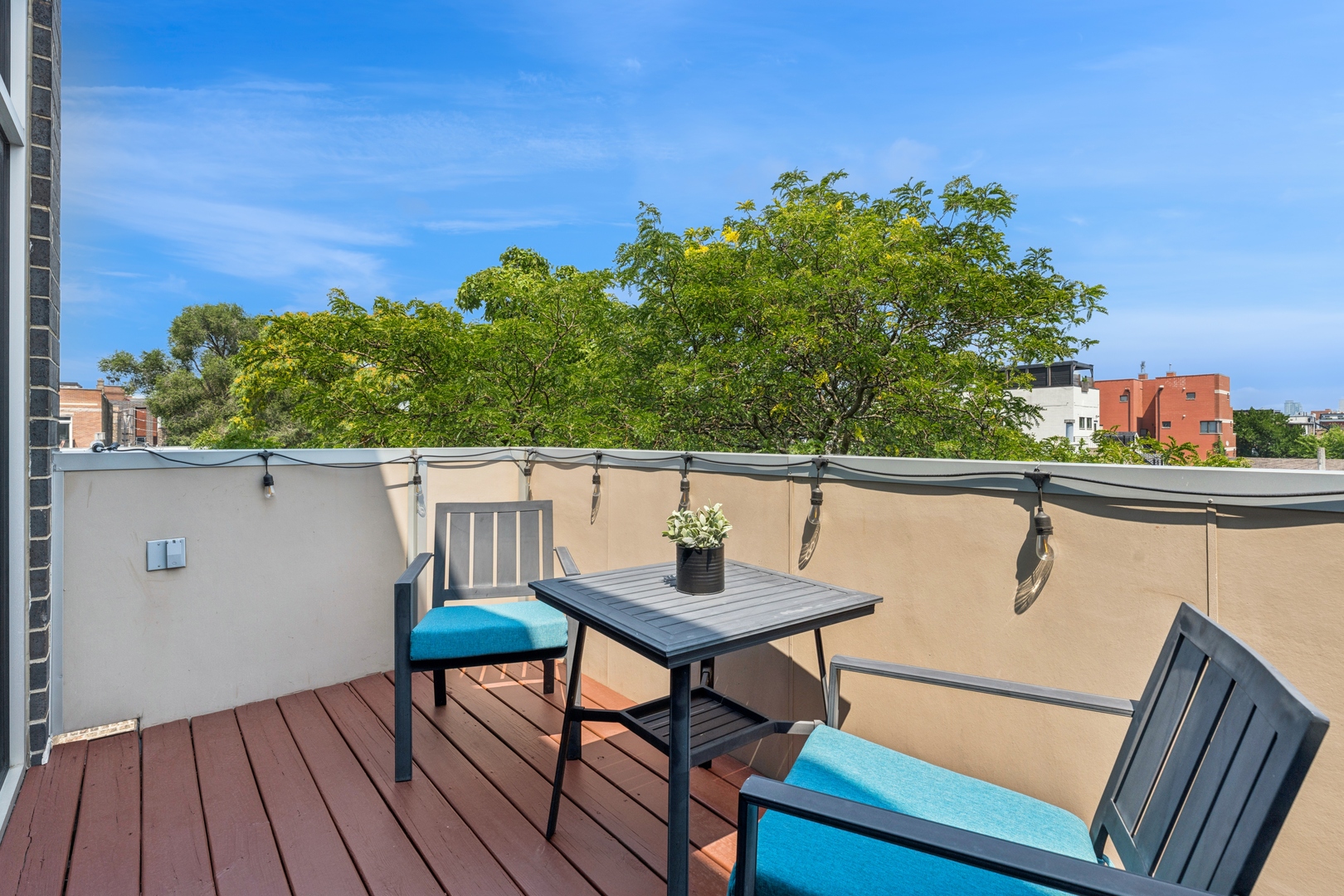 948 N Honore Street Unit: 3