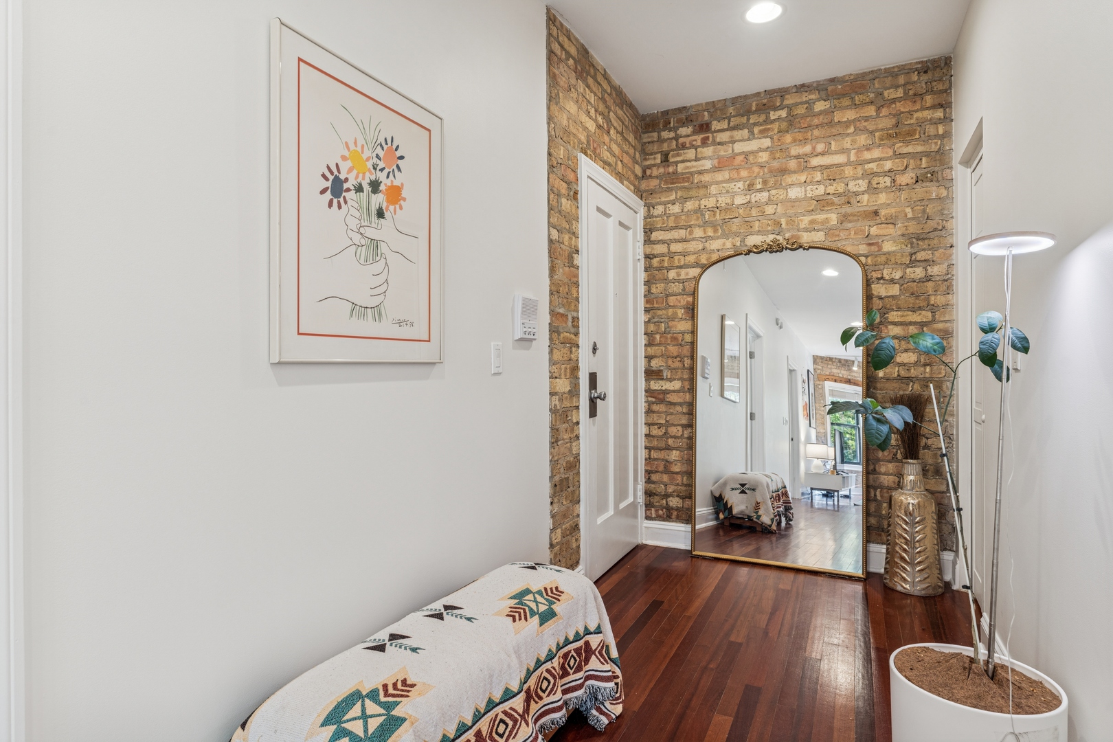 1354 W Estes Avenue Unit: 2S