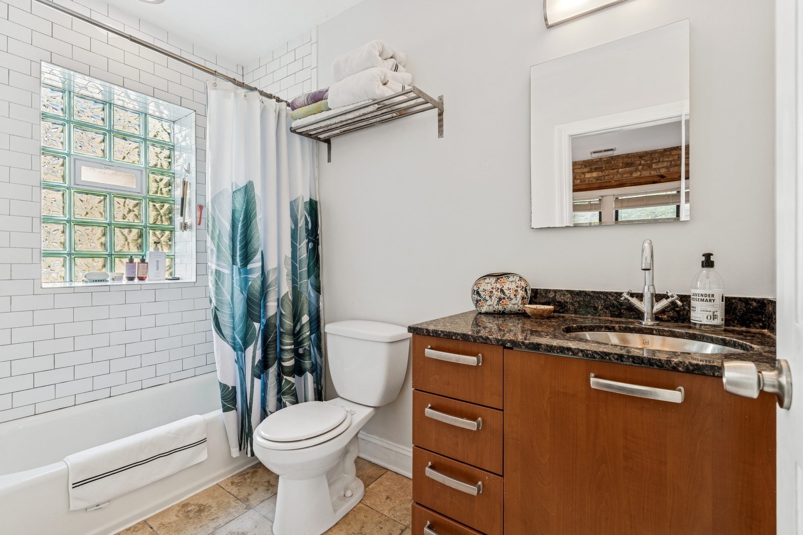1354 W Estes Avenue Unit: 2S