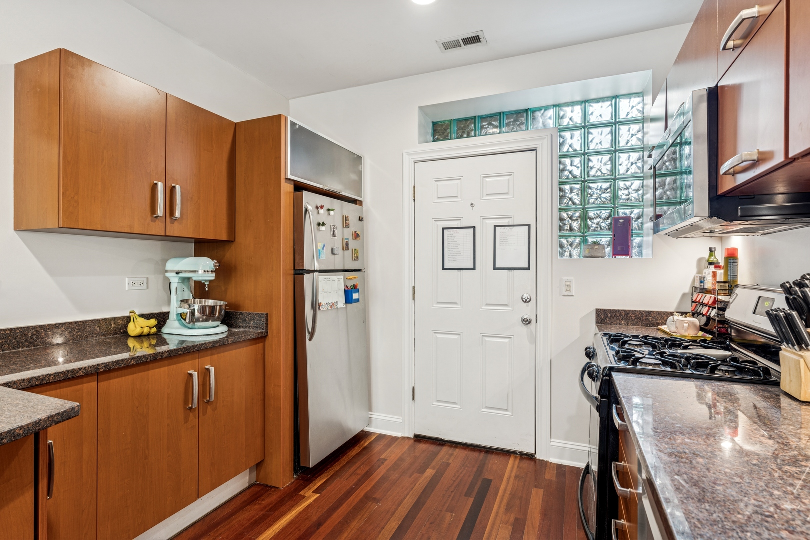 1354 W Estes Avenue Unit: 2S