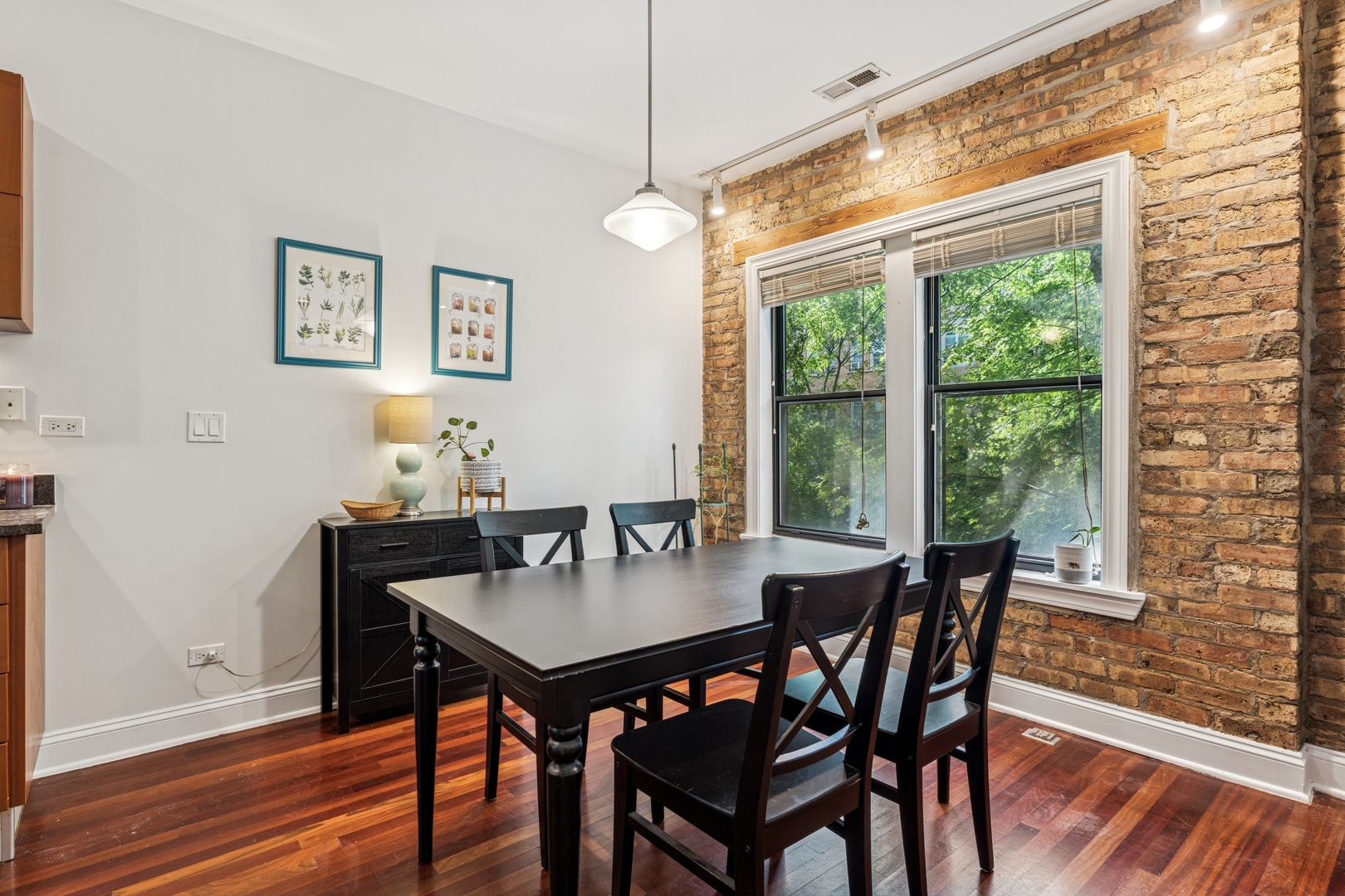 1354 W Estes Avenue Unit: 2S