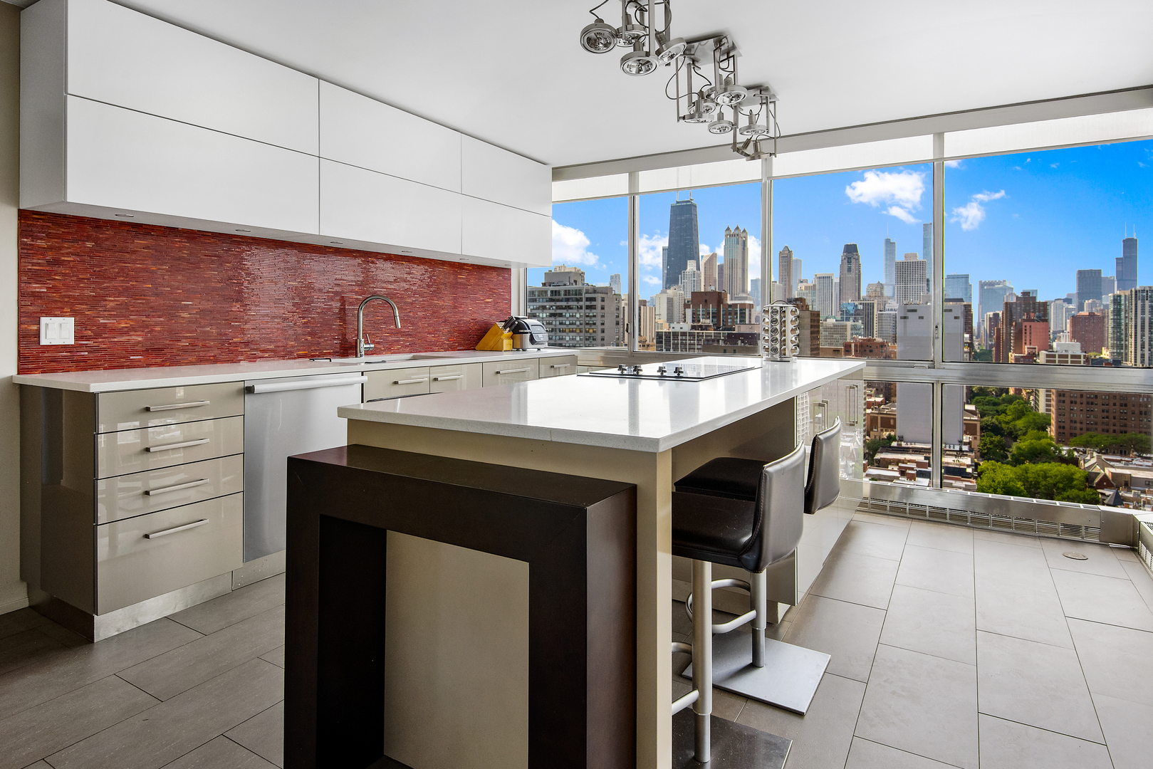 1555 N Dearborn Parkway Unit: 25E