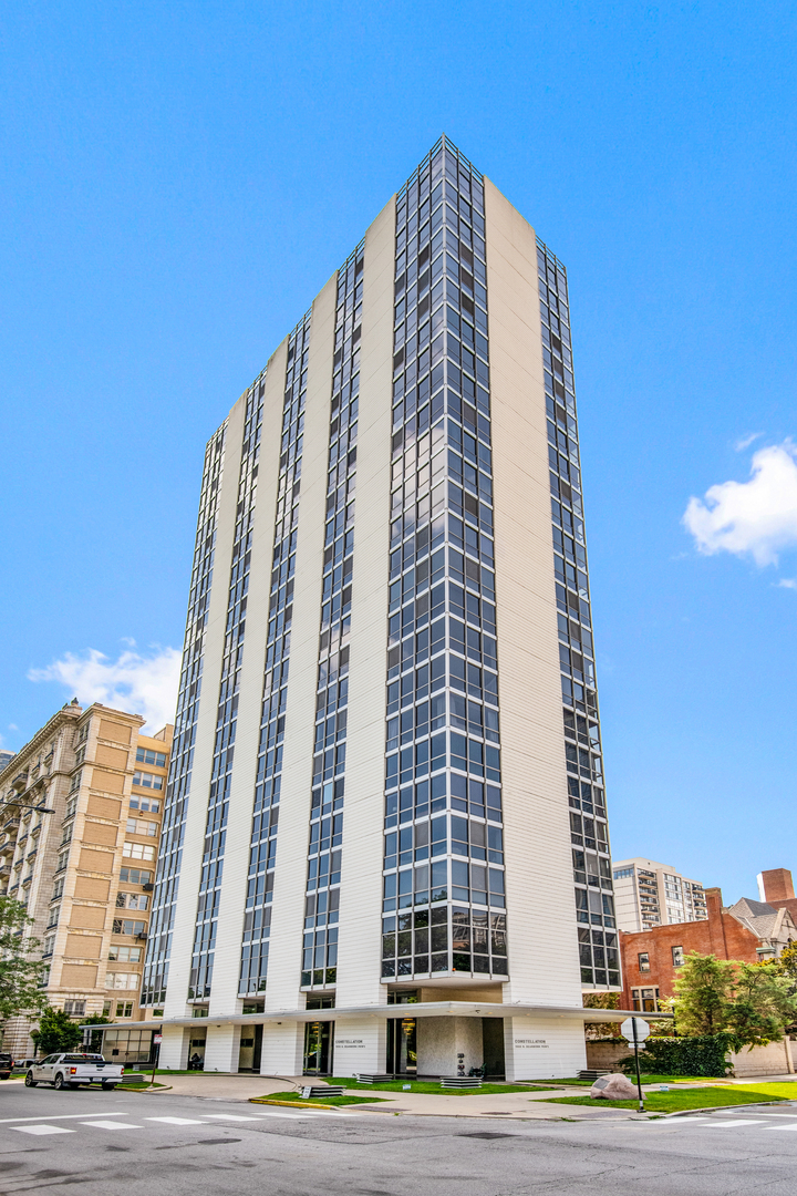 1555 N Dearborn Parkway Unit: 25E