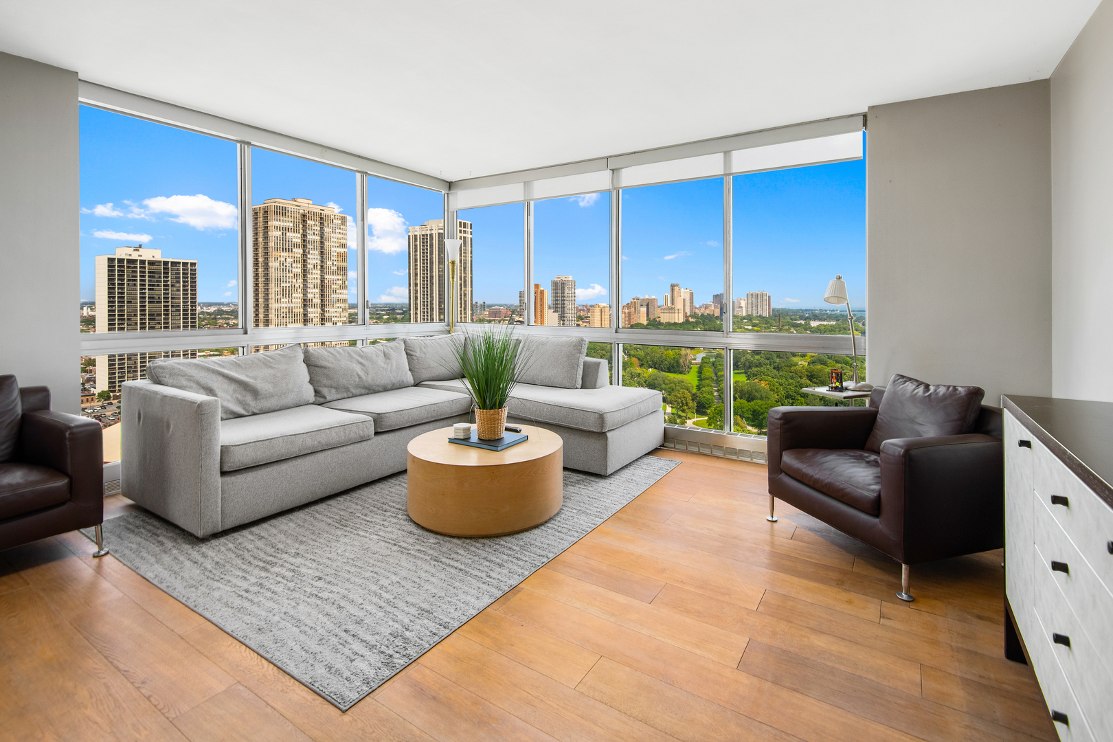 1555 N Dearborn Parkway Unit: 25E