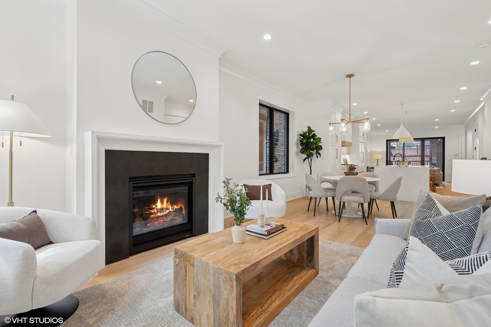 2118 N Sheffield Avenue Unit: 1