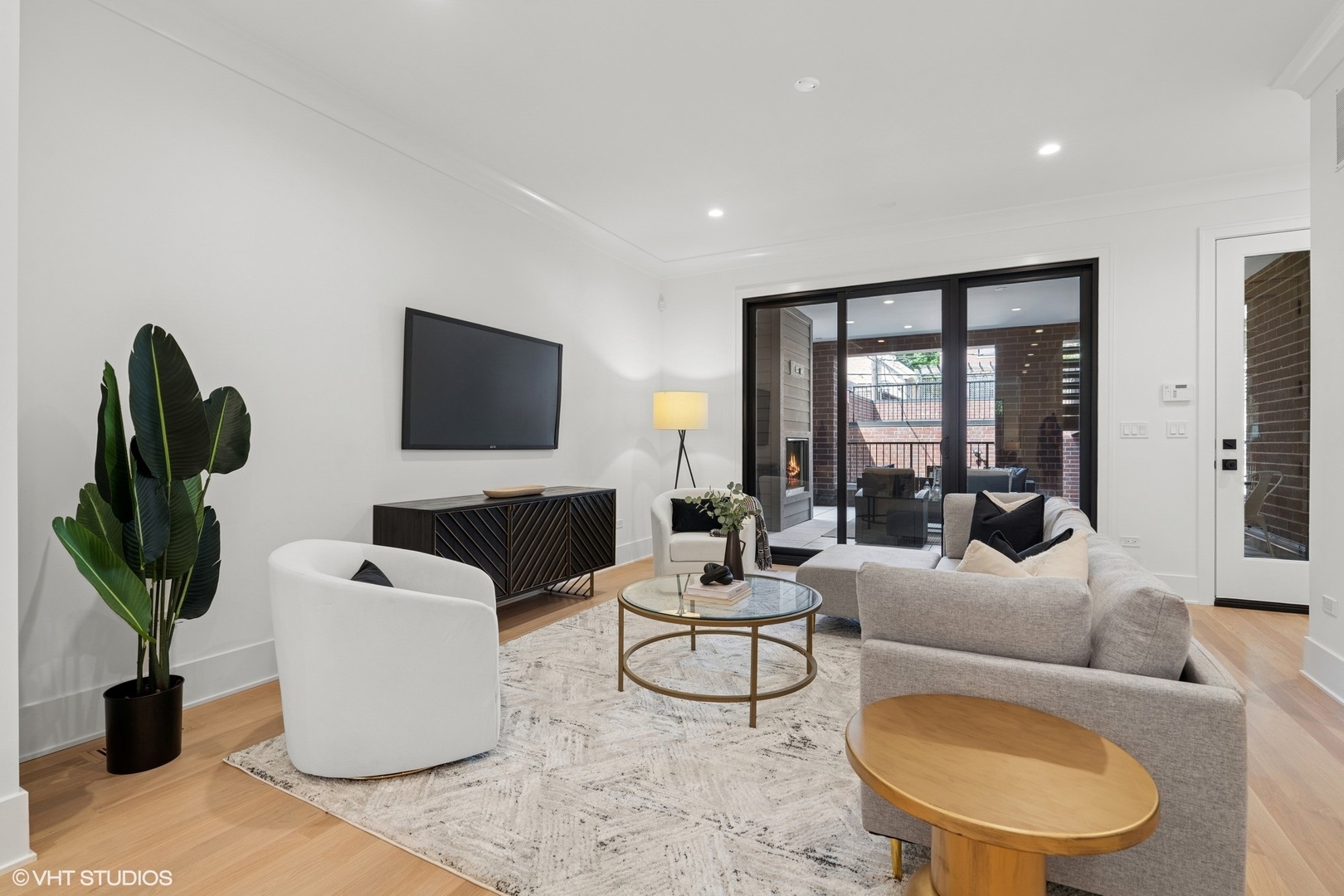 2118 N Sheffield Avenue Unit: 1