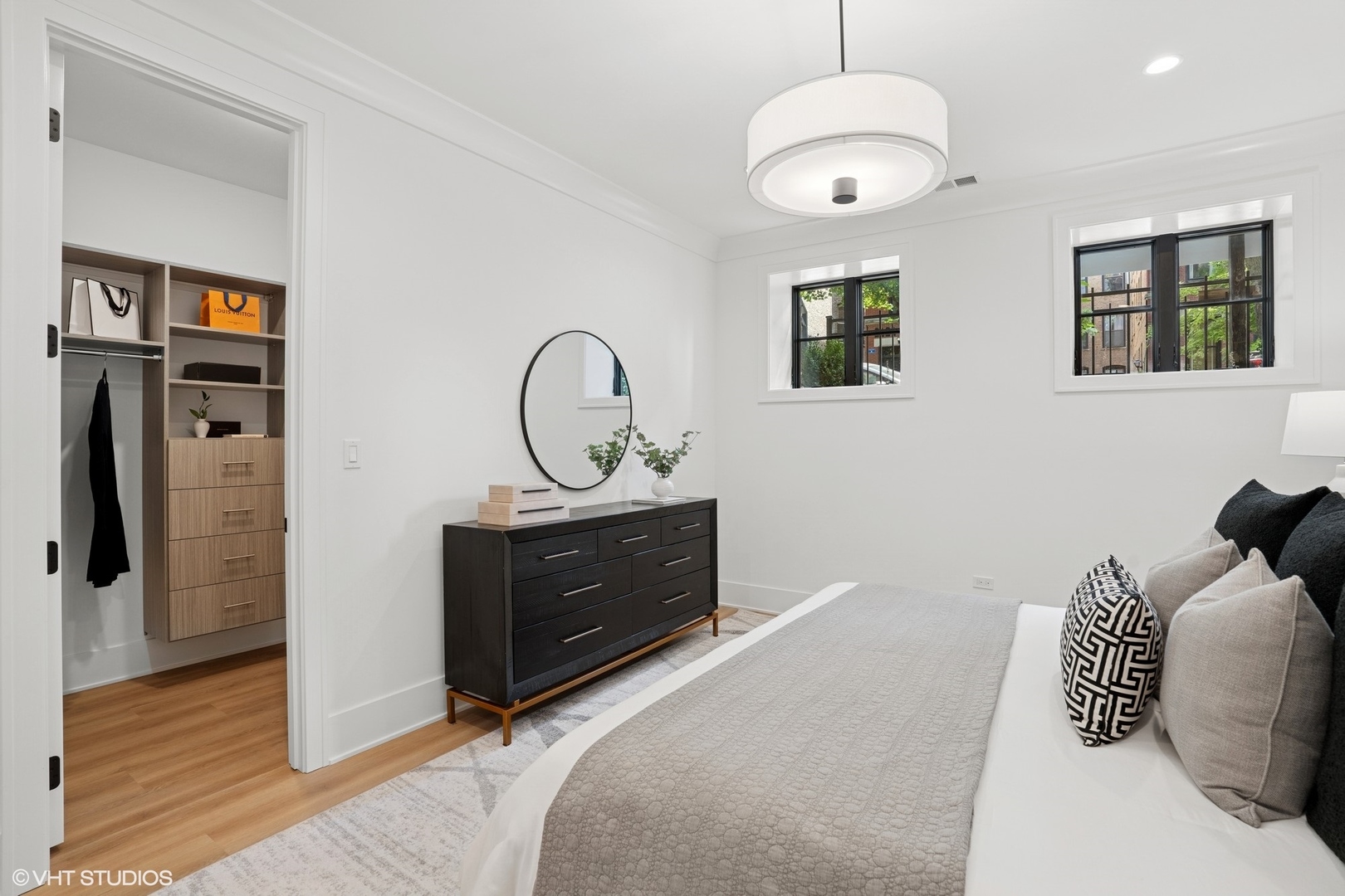 2118 N Sheffield Avenue Unit: 1