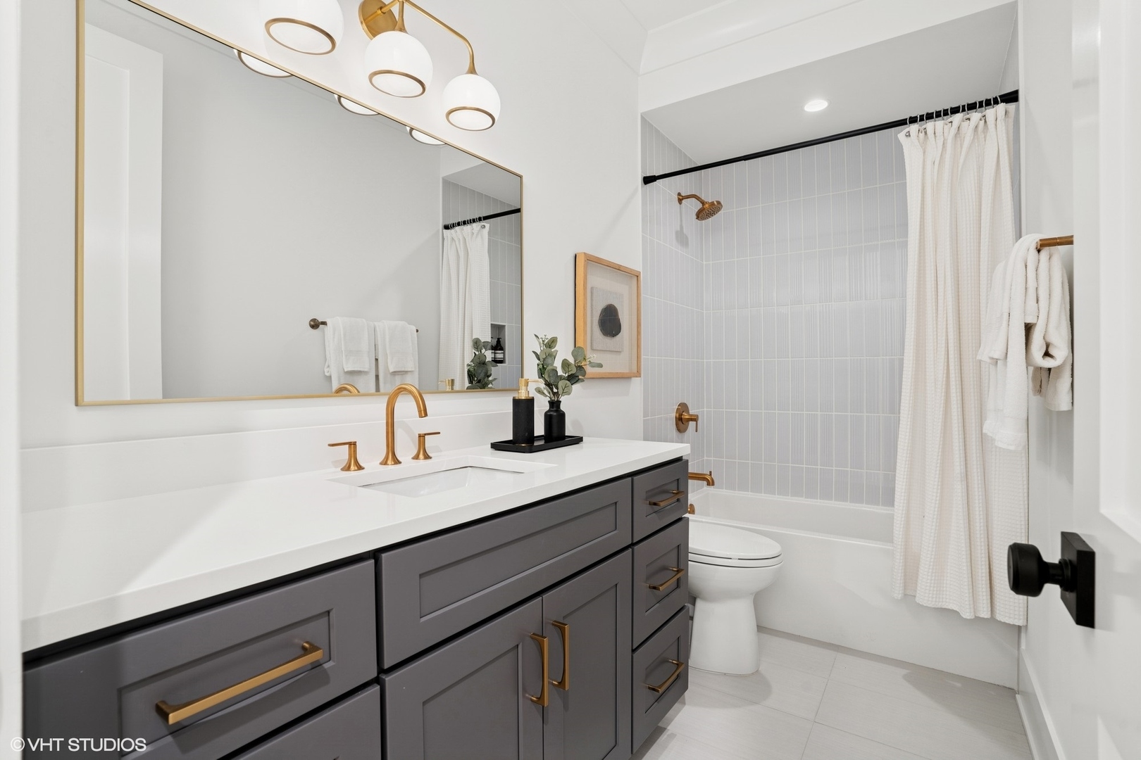 2118 N Sheffield Avenue Unit: 1