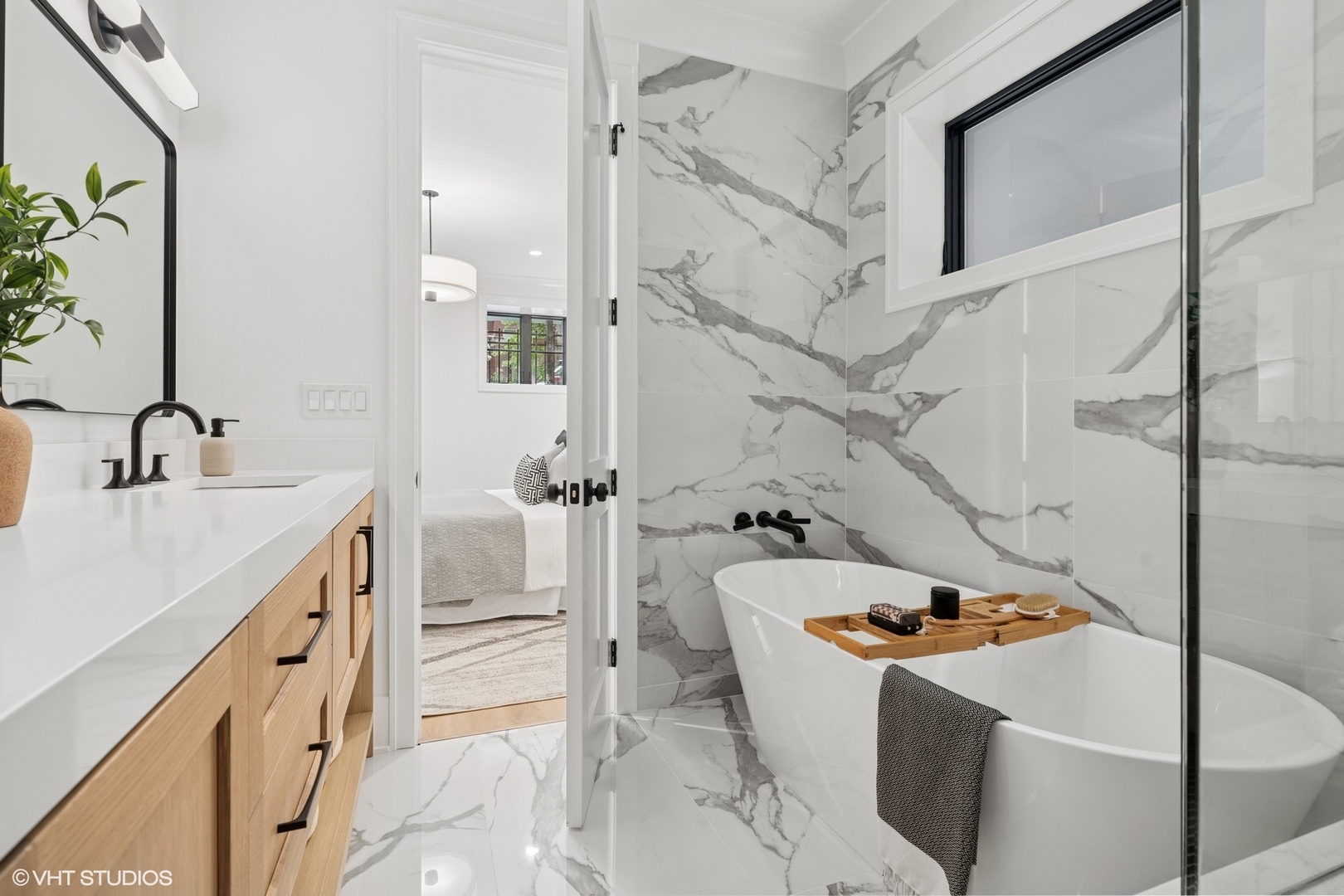 2118 N Sheffield Avenue Unit: 1