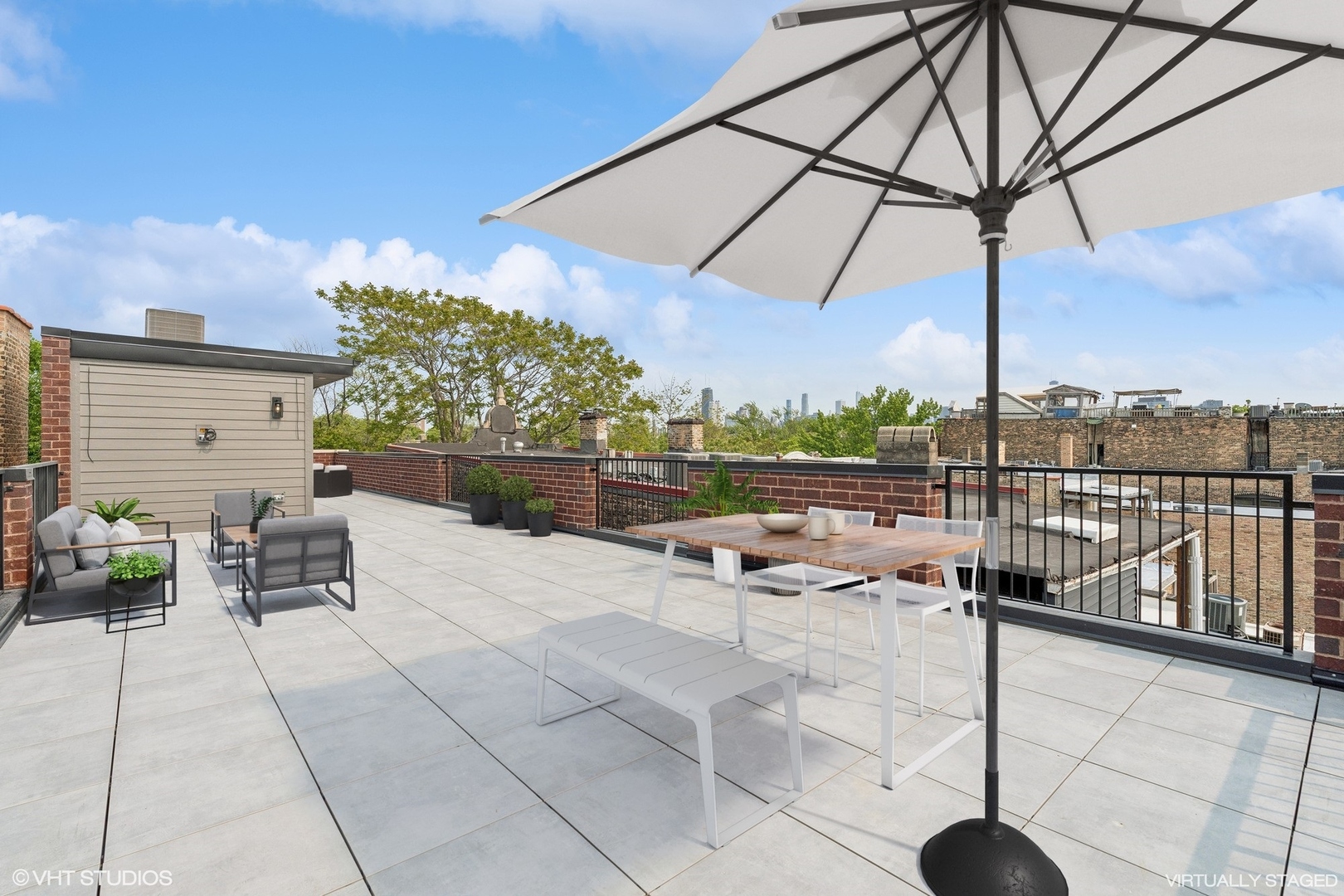 2118 N Sheffield Avenue Unit: 2