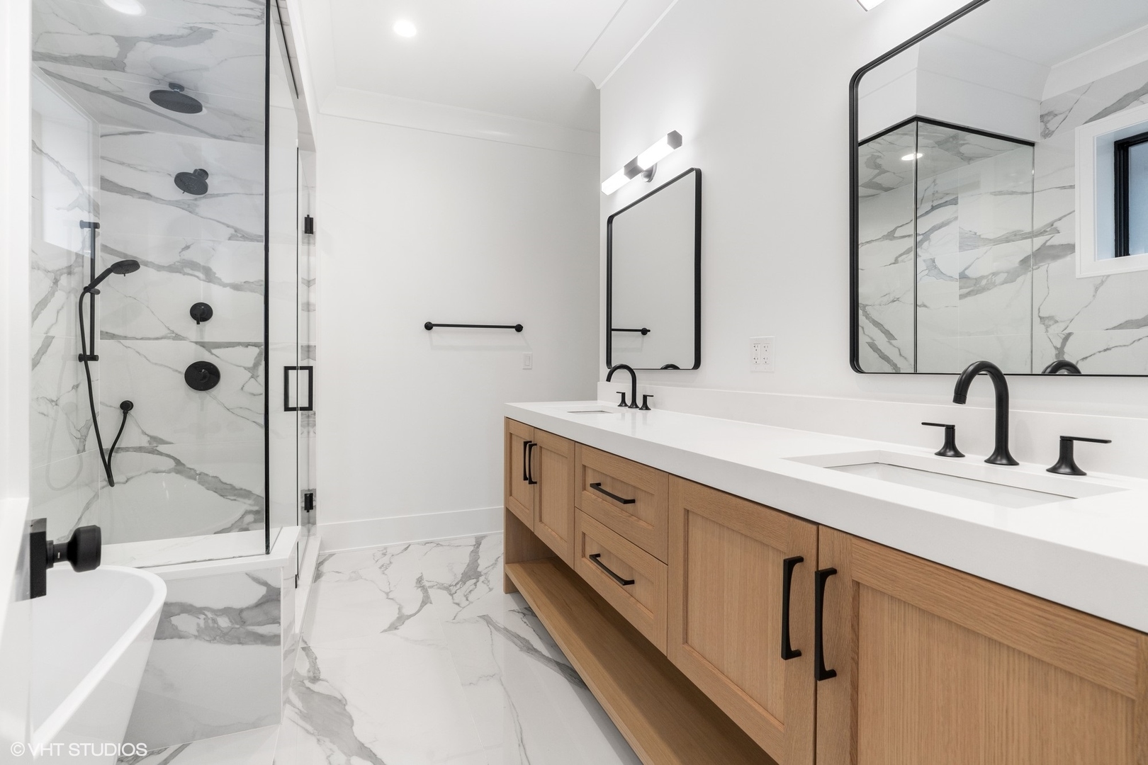 2118 N Sheffield Avenue Unit: 2