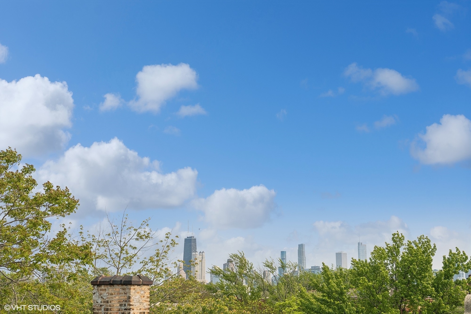 2118 N Sheffield Avenue Unit: 2