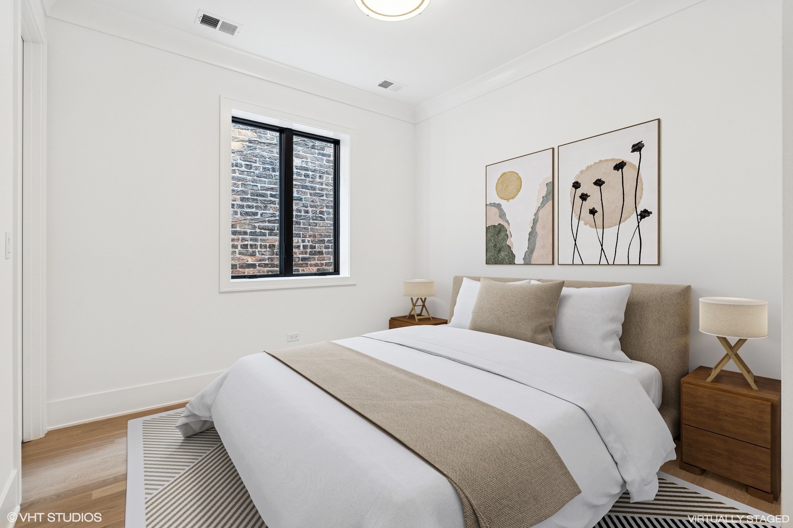 2118 N Sheffield Avenue Unit: 2