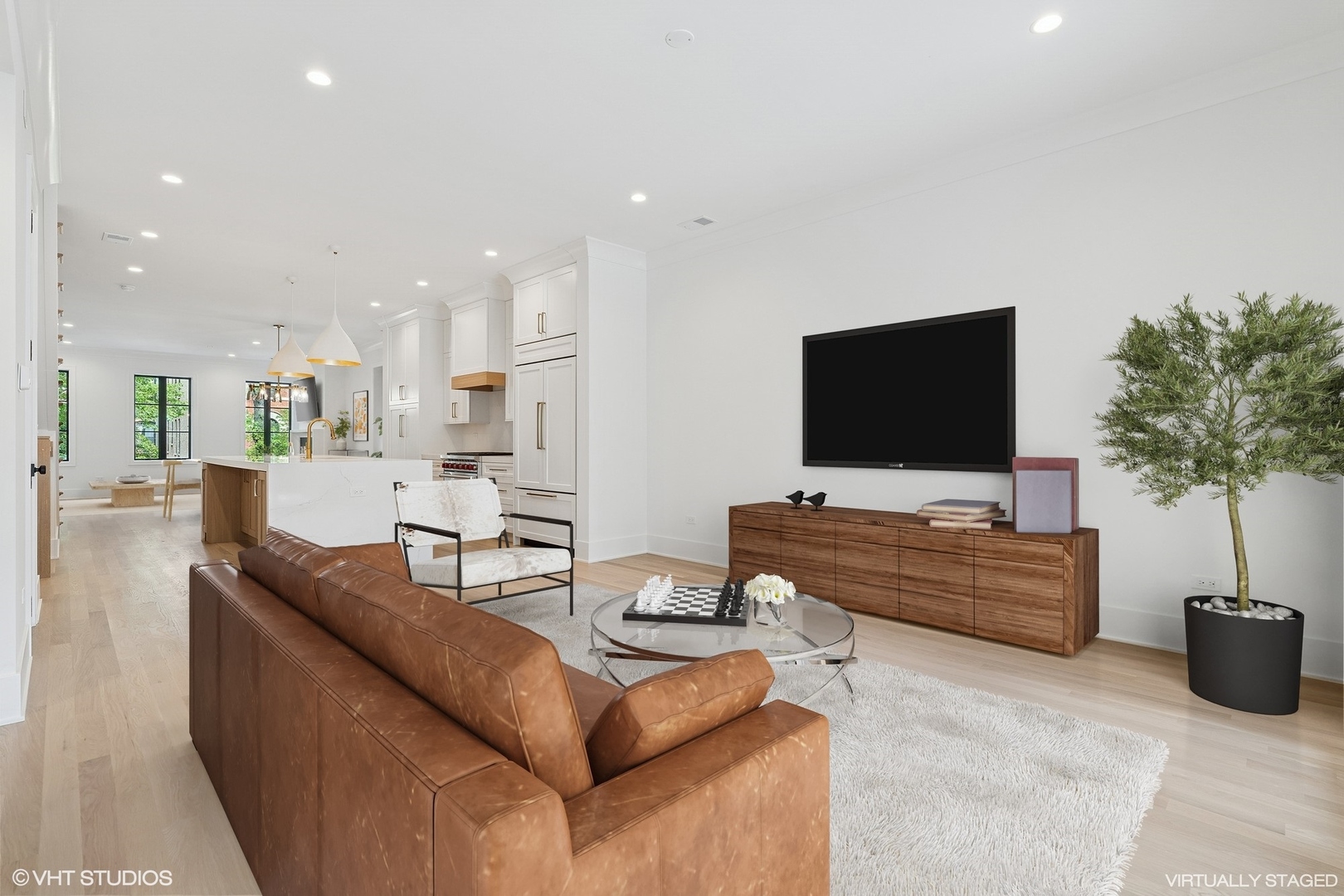 2118 N Sheffield Avenue Unit: 2