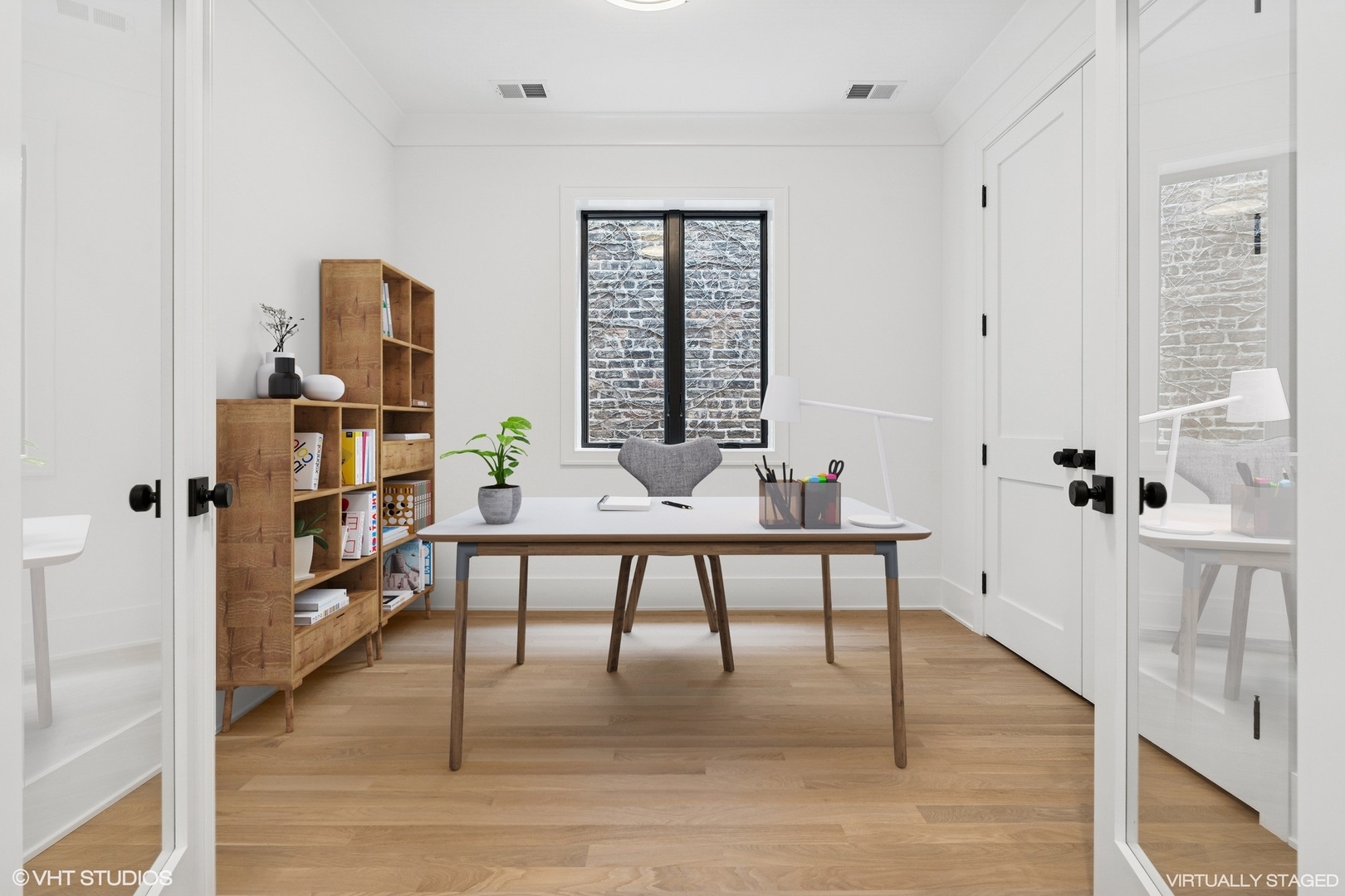 2118 N Sheffield Avenue Unit: 2