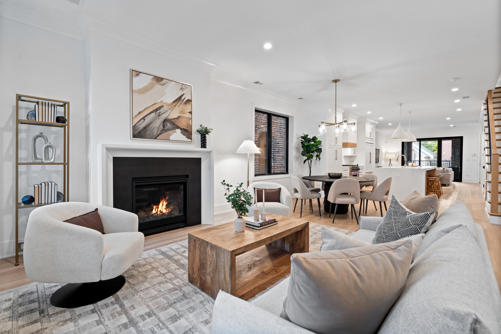 2118 N Sheffield Avenue Unit: 2