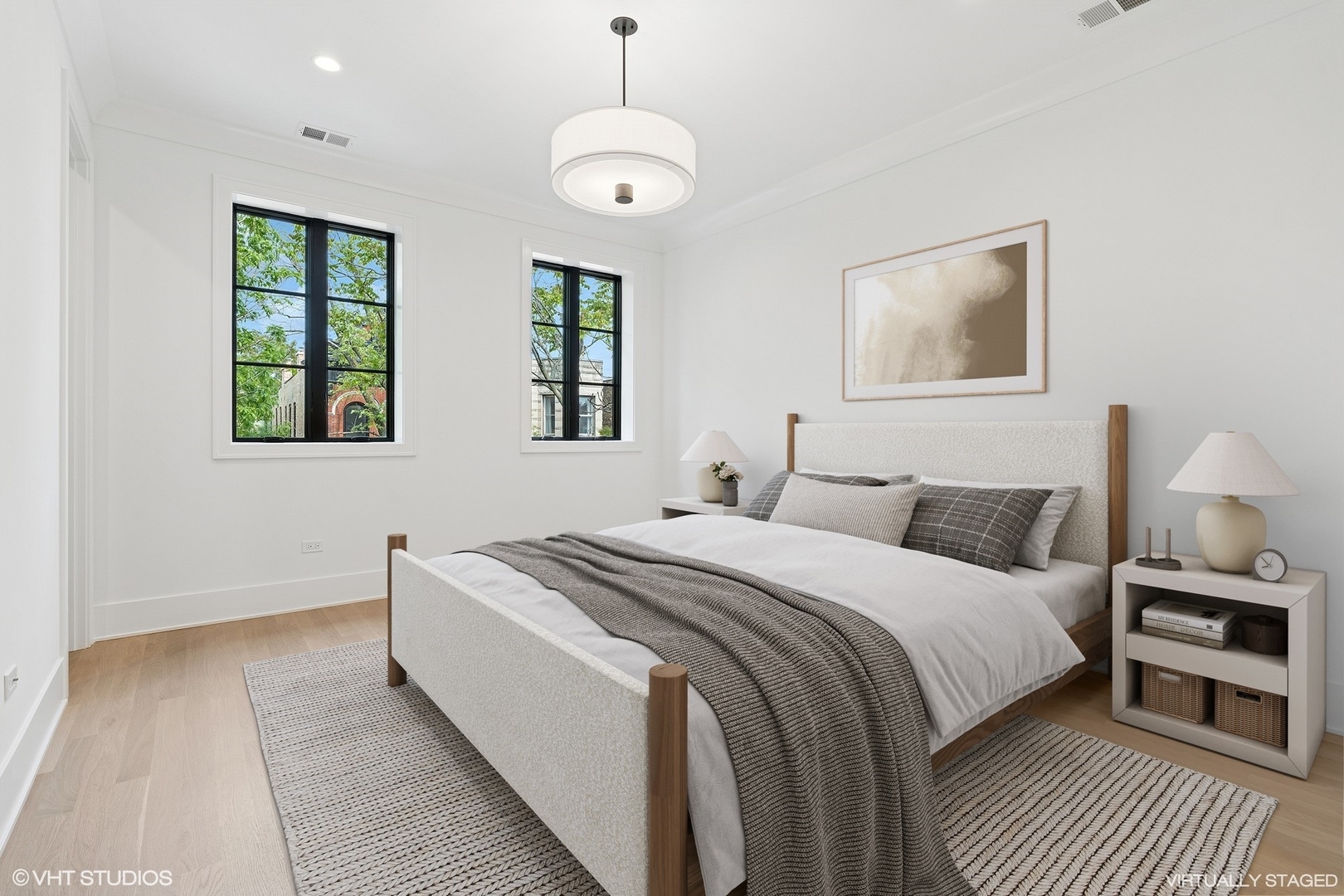 2118 N Sheffield Avenue Unit: 2
