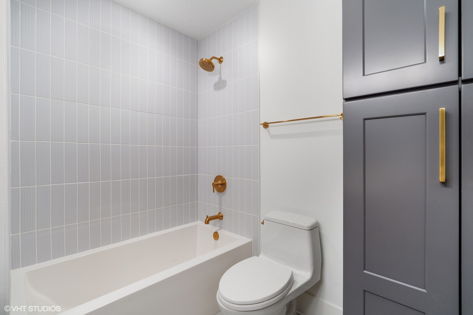 2118 N Sheffield Avenue Unit: 2