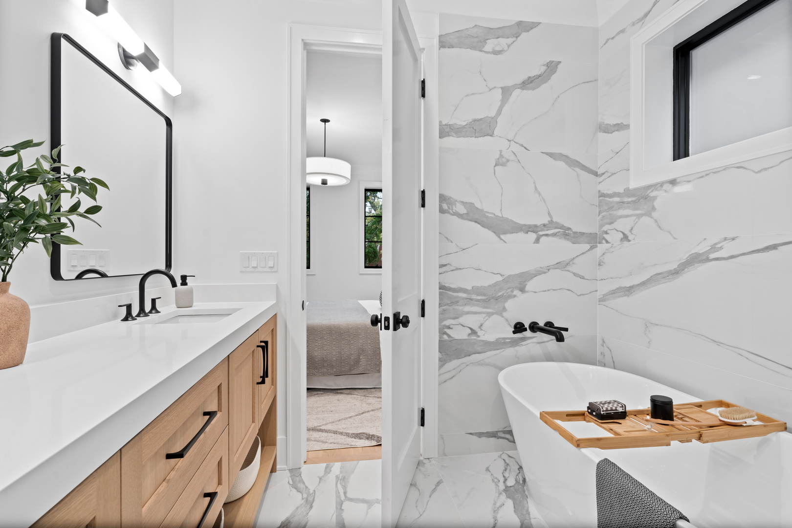 2118 N Sheffield Avenue Unit: 2