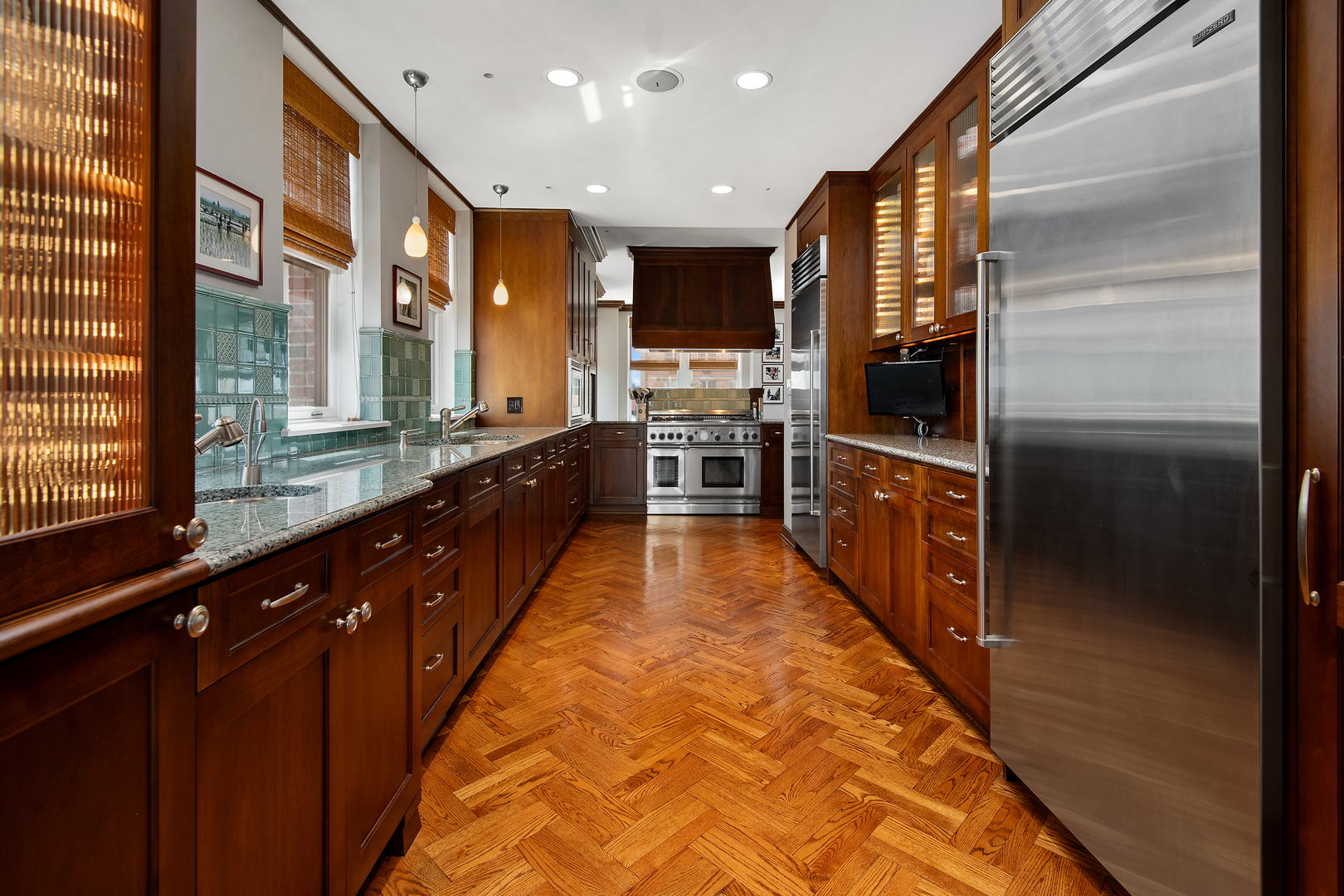 421 W Melrose Street Unit: 18BC
