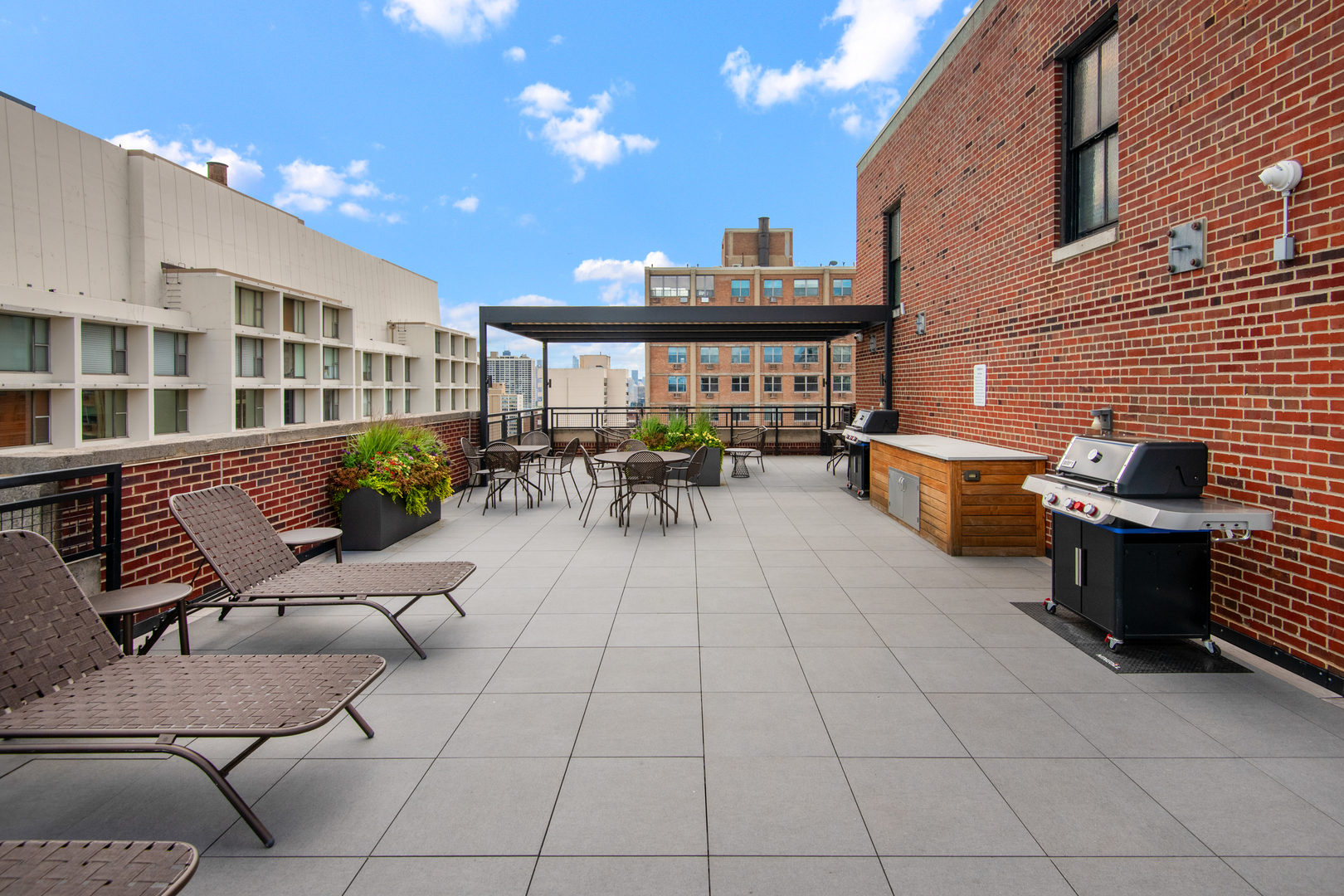 421 W Melrose Street Unit: 18BC