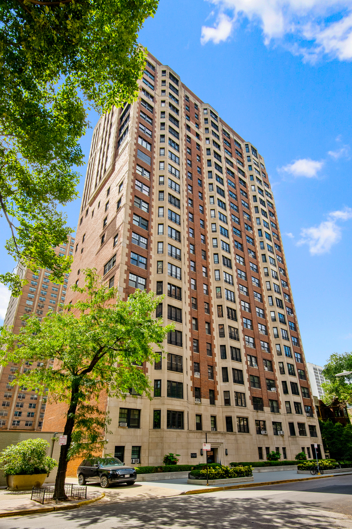 421 W Melrose Street Unit: 18BC