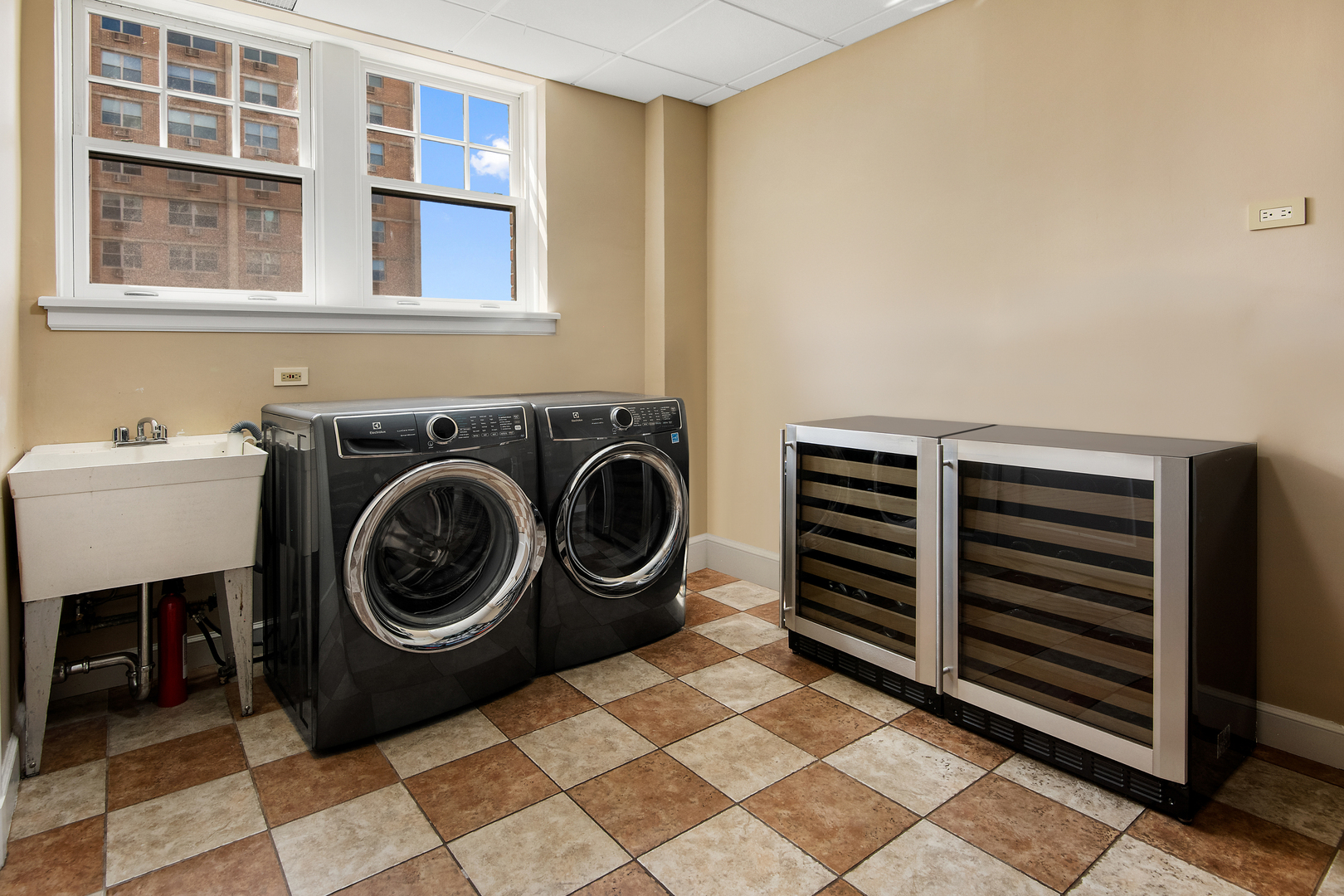 421 W Melrose Street Unit: 18BC