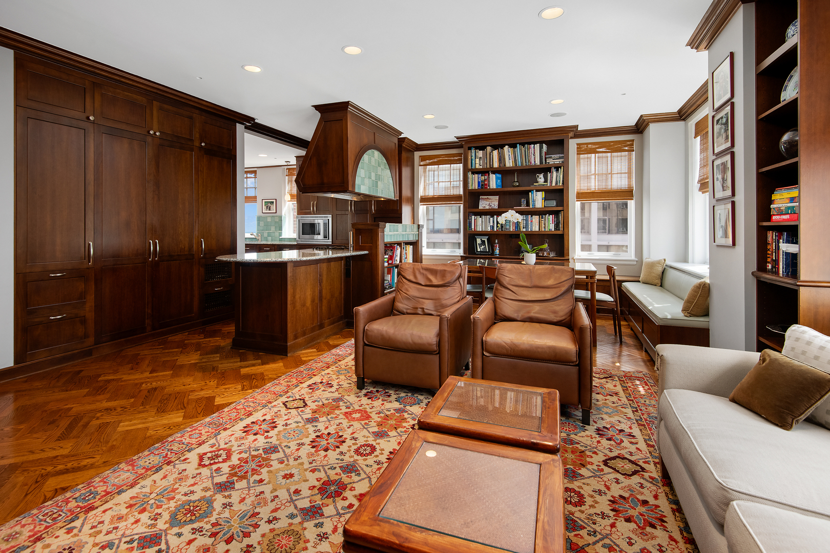 421 W Melrose Street Unit: 18BC
