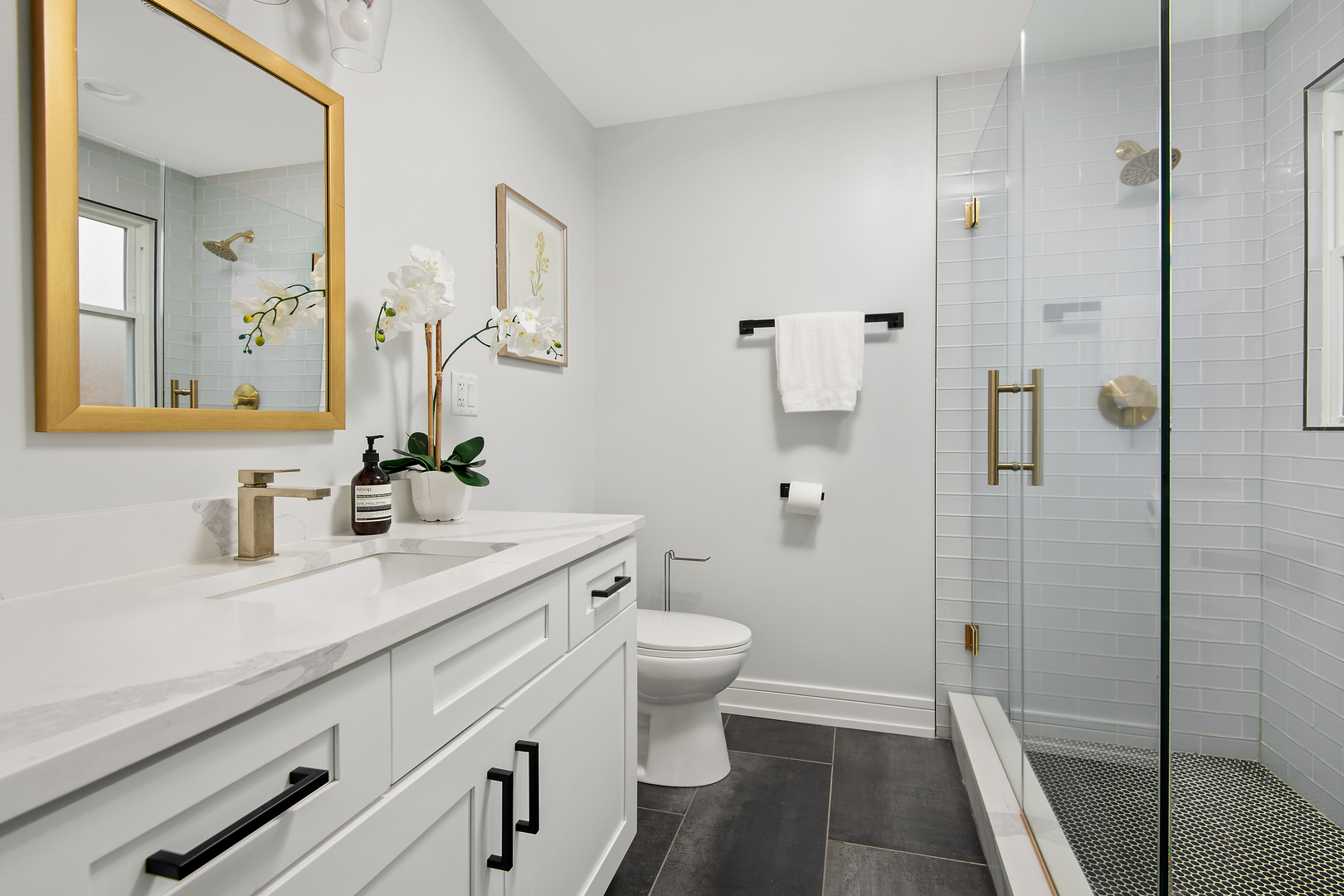 4442 N Melvina Avenue