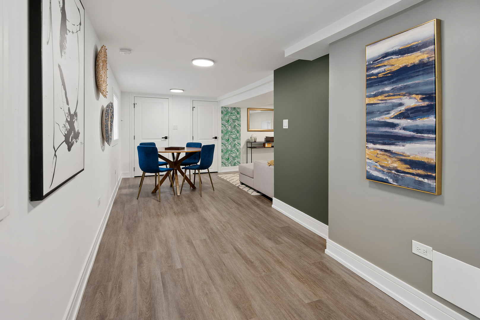 4442 N Melvina Avenue