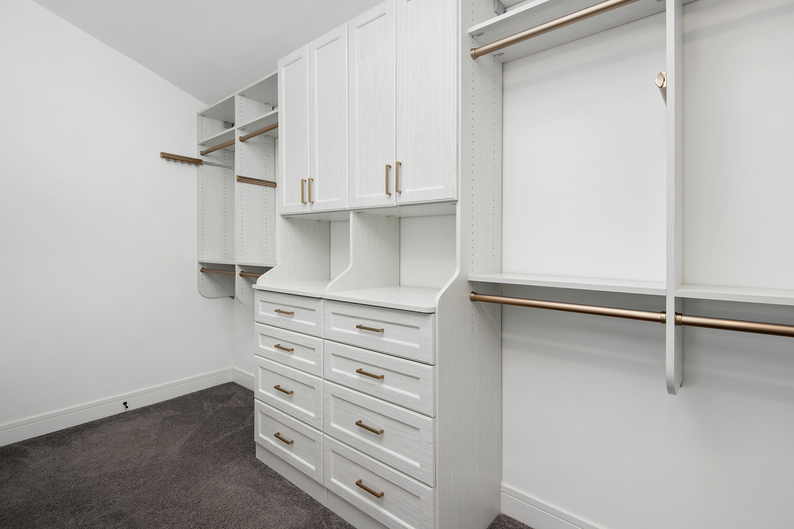 4442 N Melvina Avenue