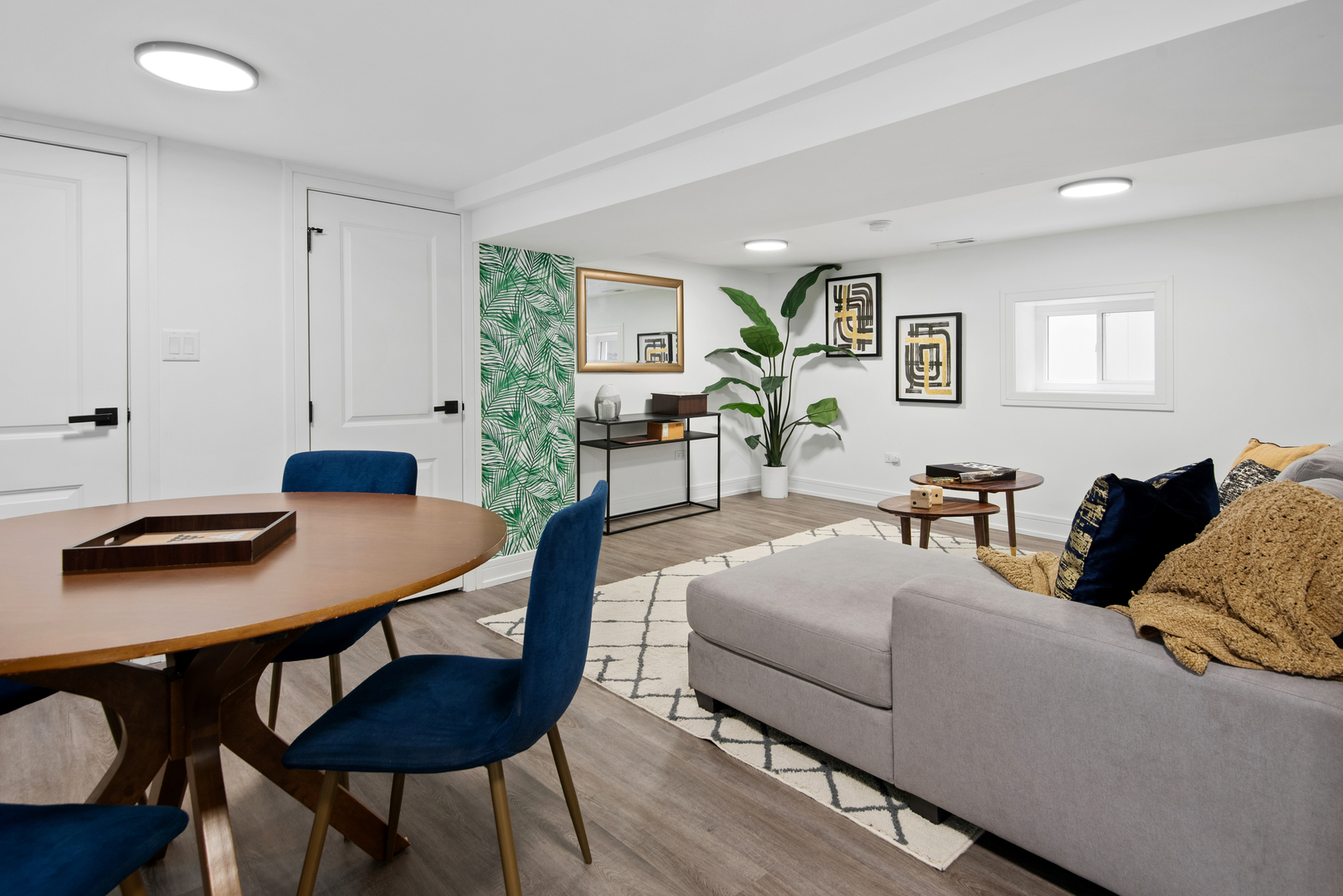 4442 N Melvina Avenue