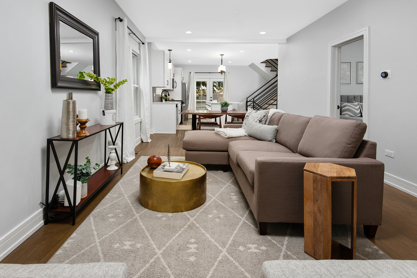 4442 N Melvina Avenue