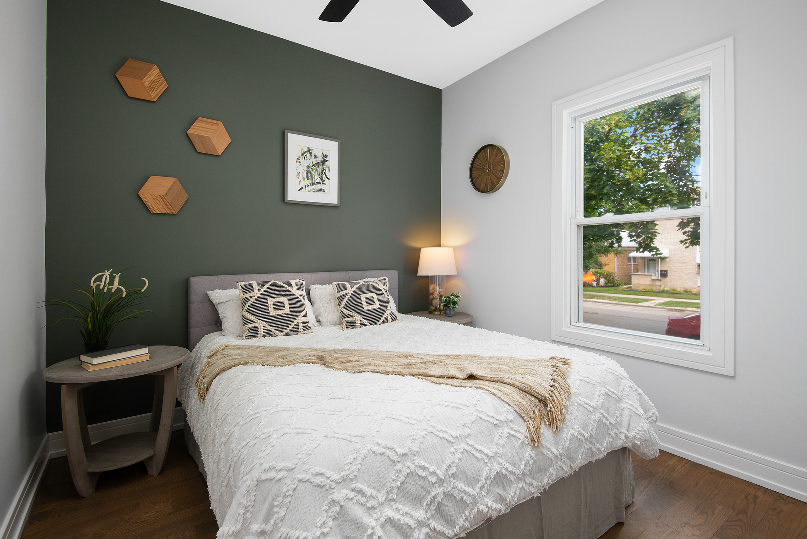 4442 N Melvina Avenue