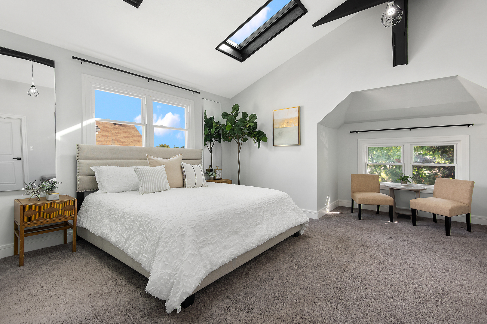 4442 N Melvina Avenue