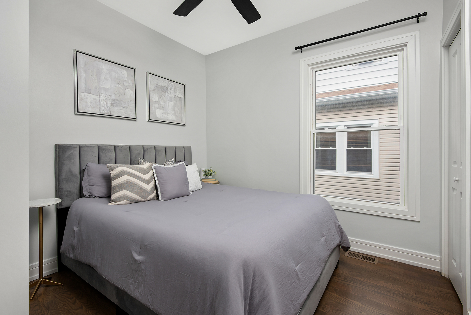 4442 N Melvina Avenue