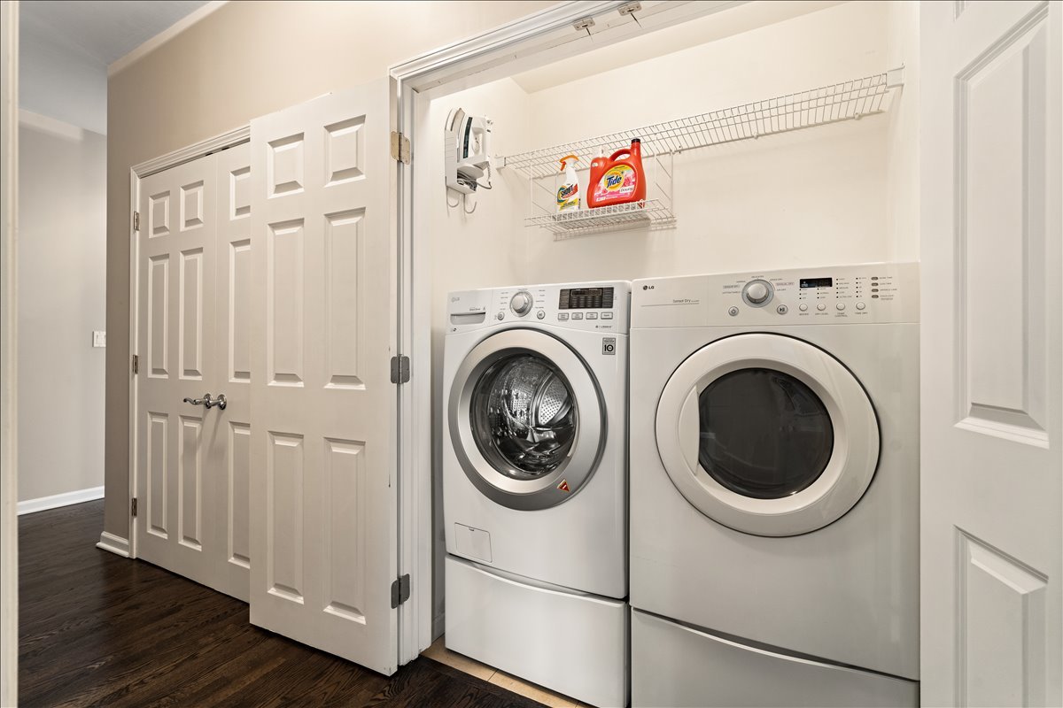 1122 N Dearborn Street Unit: 21H