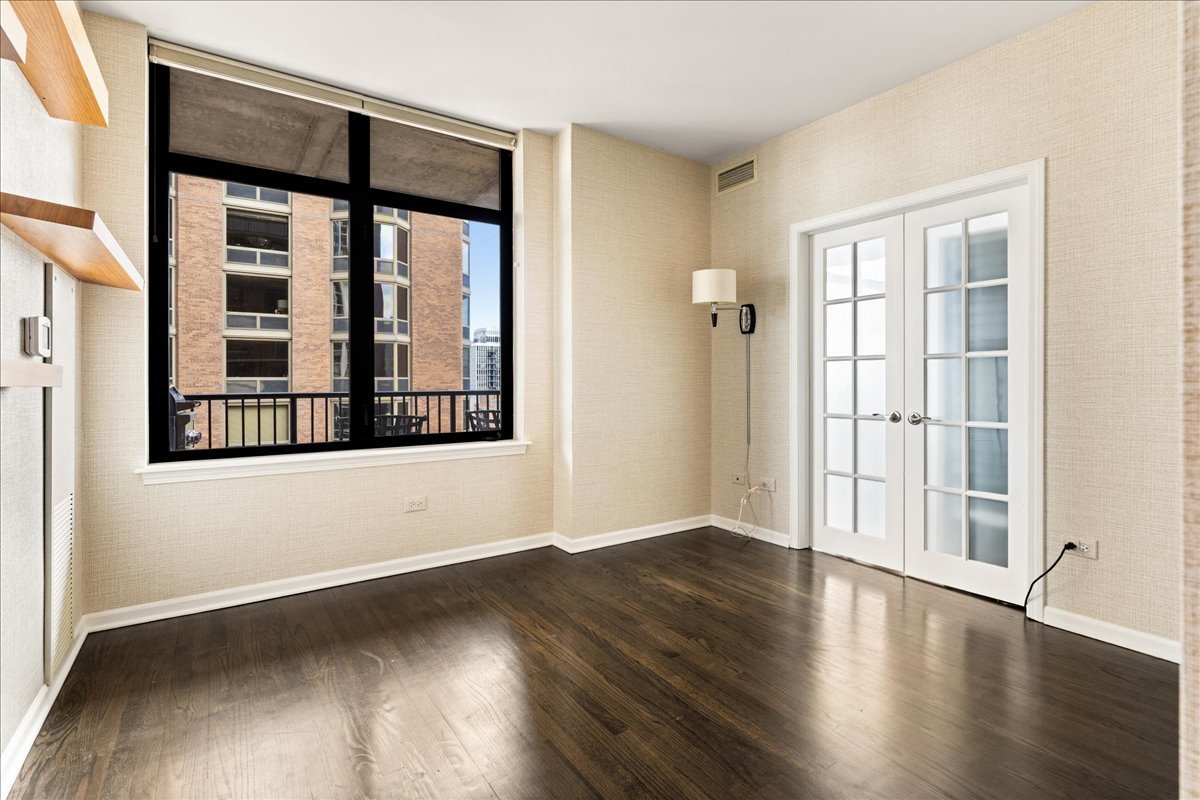 1122 N Dearborn Street Unit: 21H