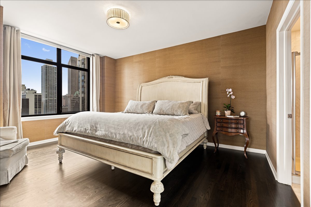 1122 N Dearborn Street Unit: 21H