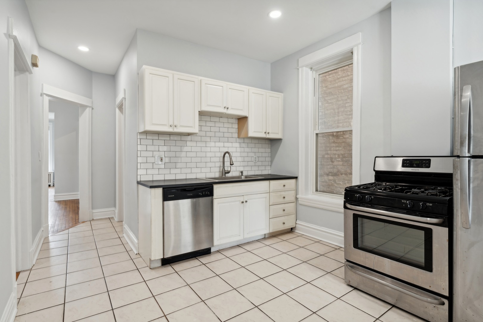 3655 N Hermitage Avenue Unit: 1