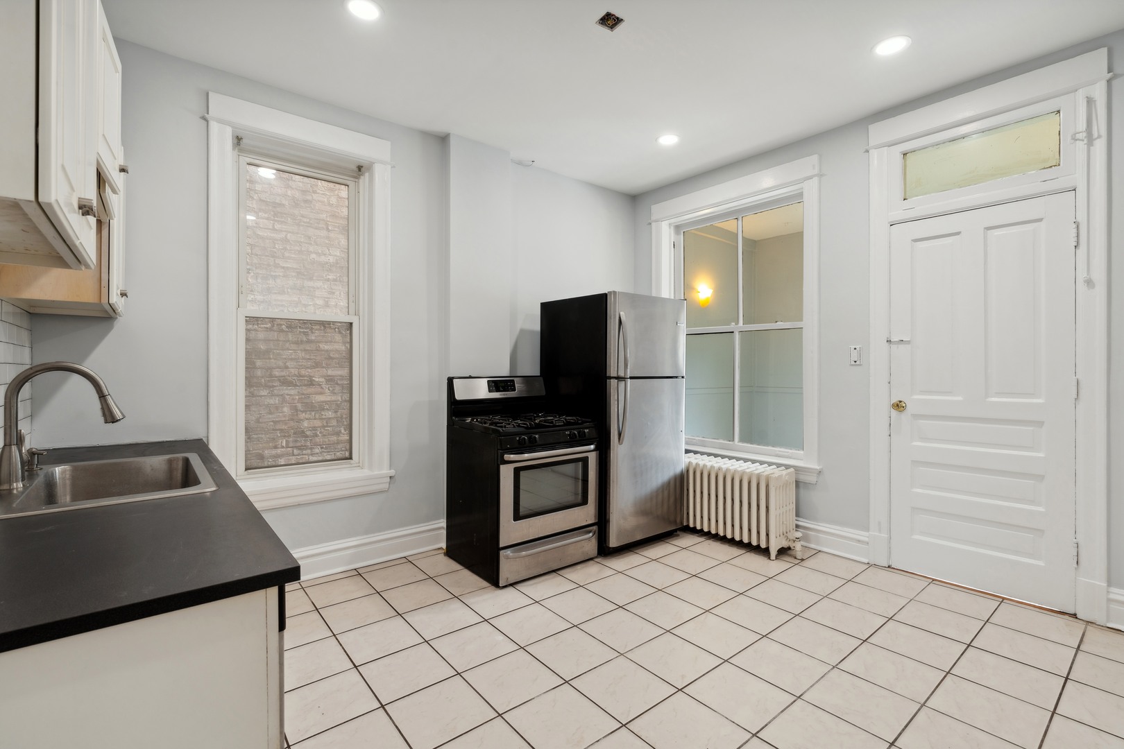 3655 N Hermitage Avenue Unit: 1