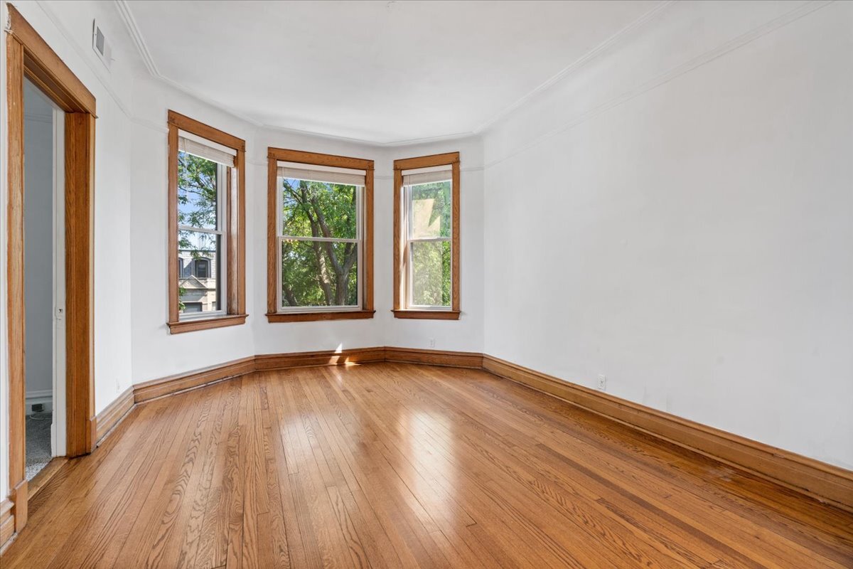 3746 N Lakewood Avenue Unit: 3