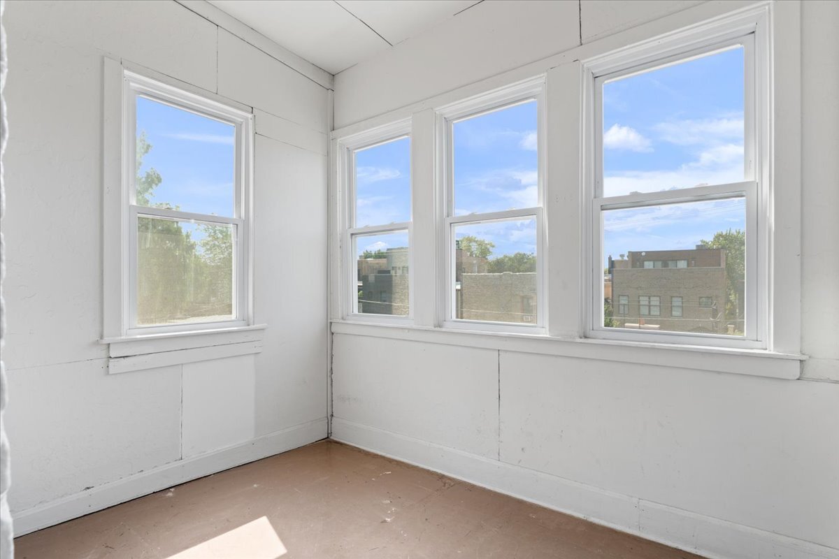 3746 N Lakewood Avenue Unit: 3