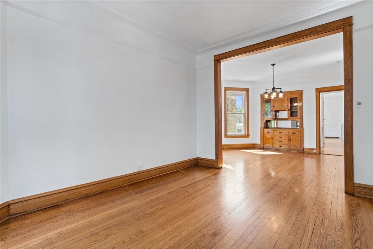 3746 N Lakewood Avenue Unit: 3