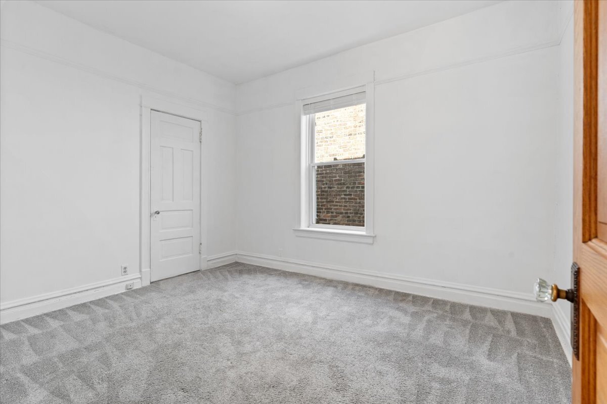 3746 N Lakewood Avenue Unit: 3
