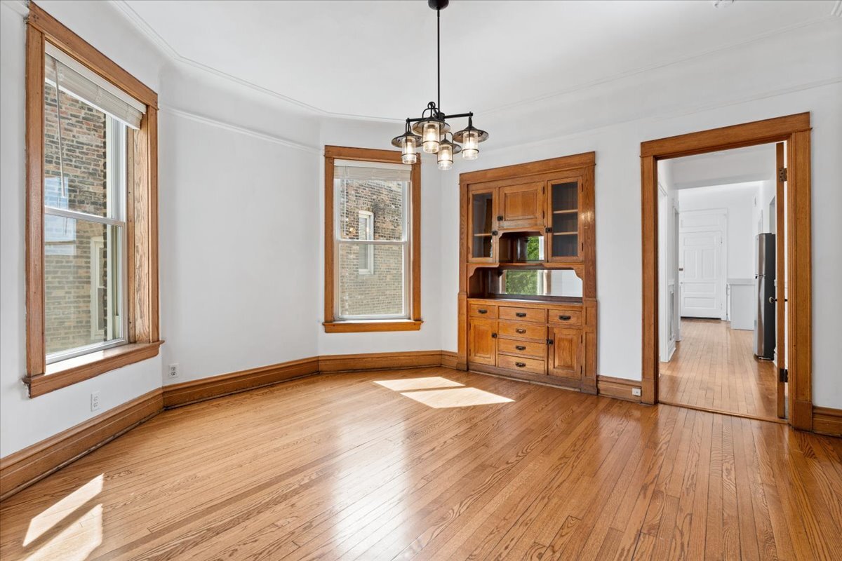 3746 N Lakewood Avenue Unit: 3